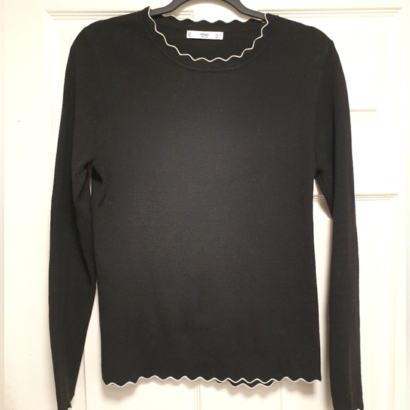 MANGO Black sweater with curvy white edging (sml) - Picture 1 of 4
